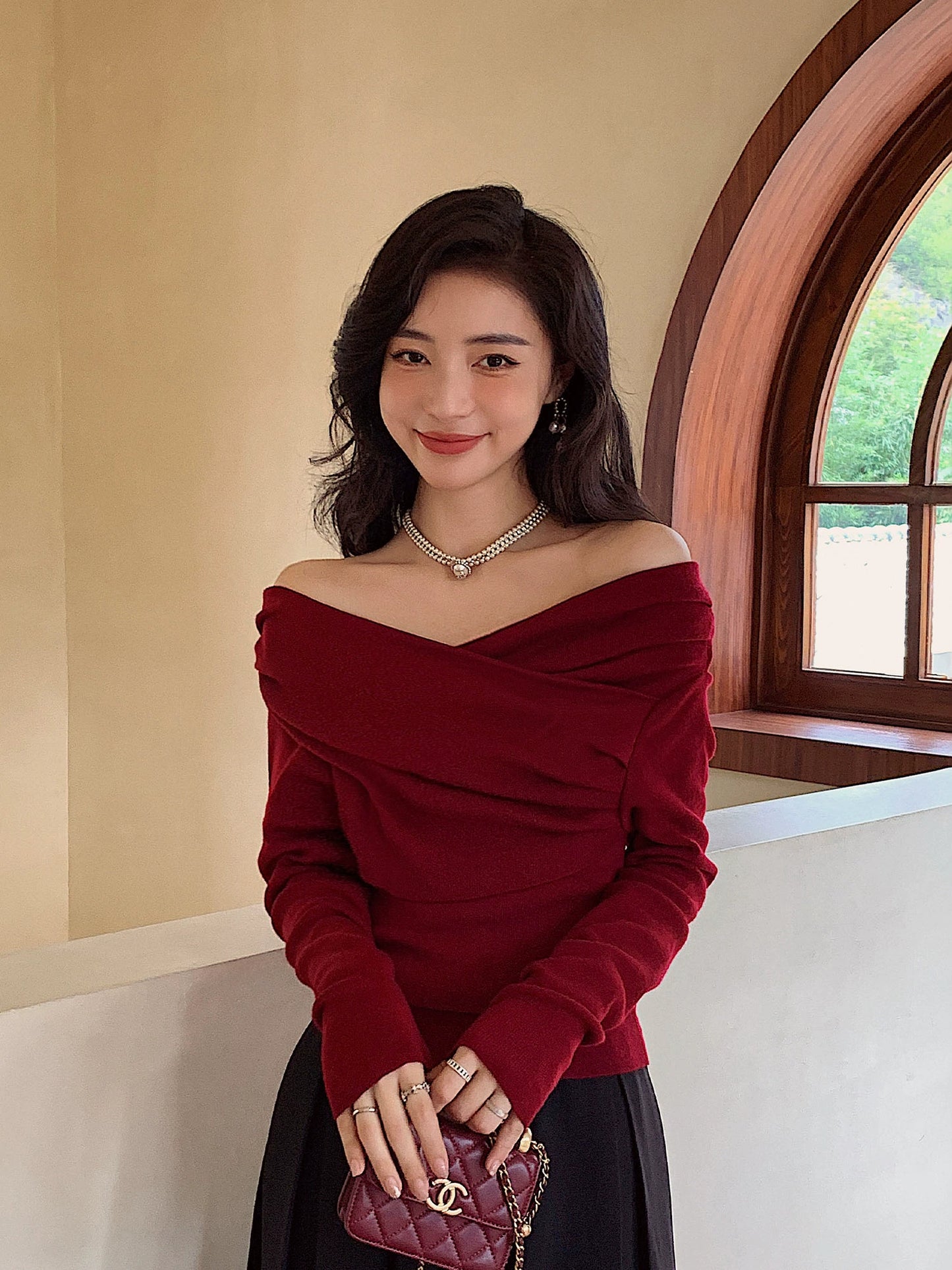 Off-the-Shoulder Women's Homemade off-the-Neck Sweater for Autumn and Winter